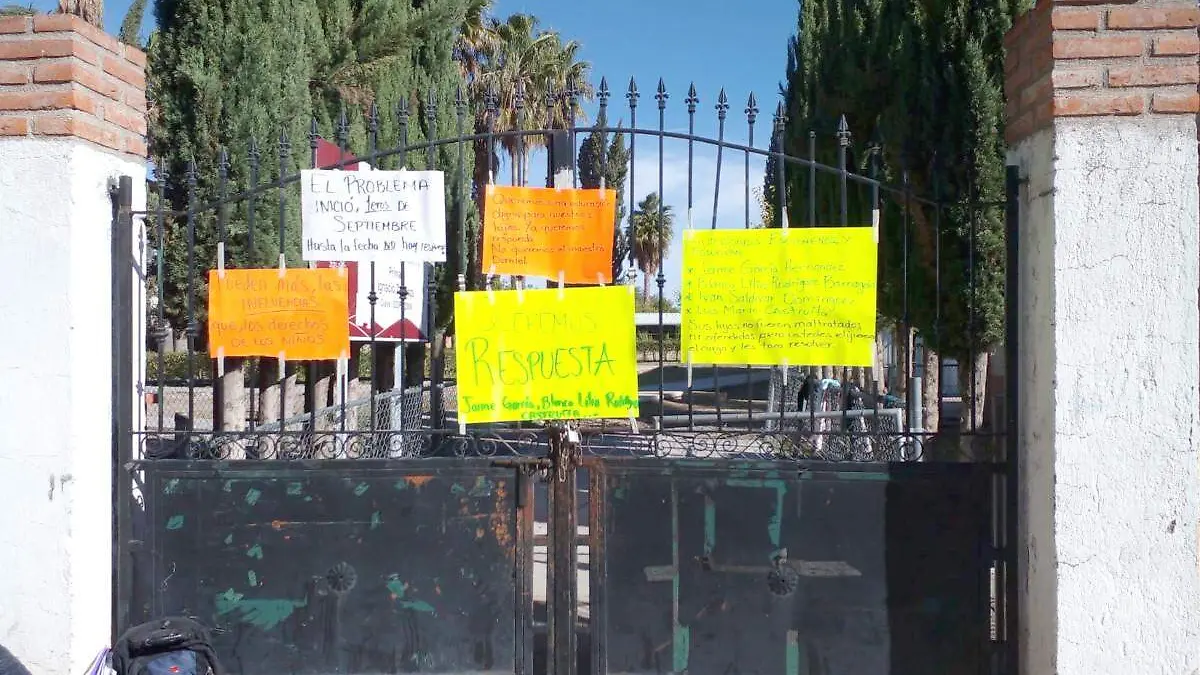 Protesta de padres de familia escuela Ignacio Zaragoza